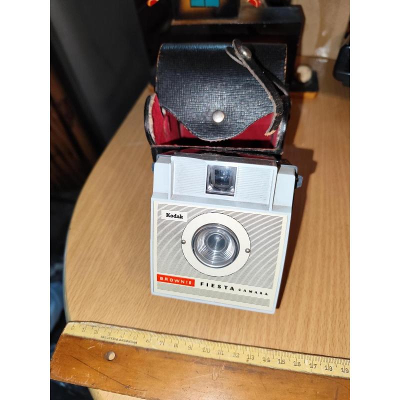 Camara Fotografica Antigua Kodak Browni Fiesta Usada
