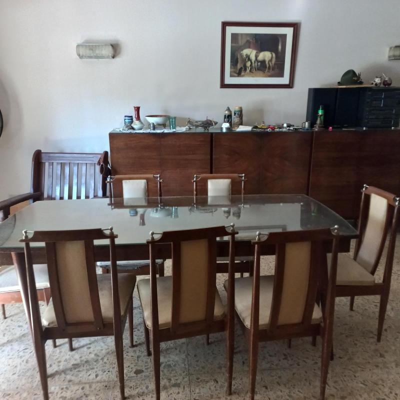 Venta De Mesa Con Vidrio Con Siete Sillas De Regalo.