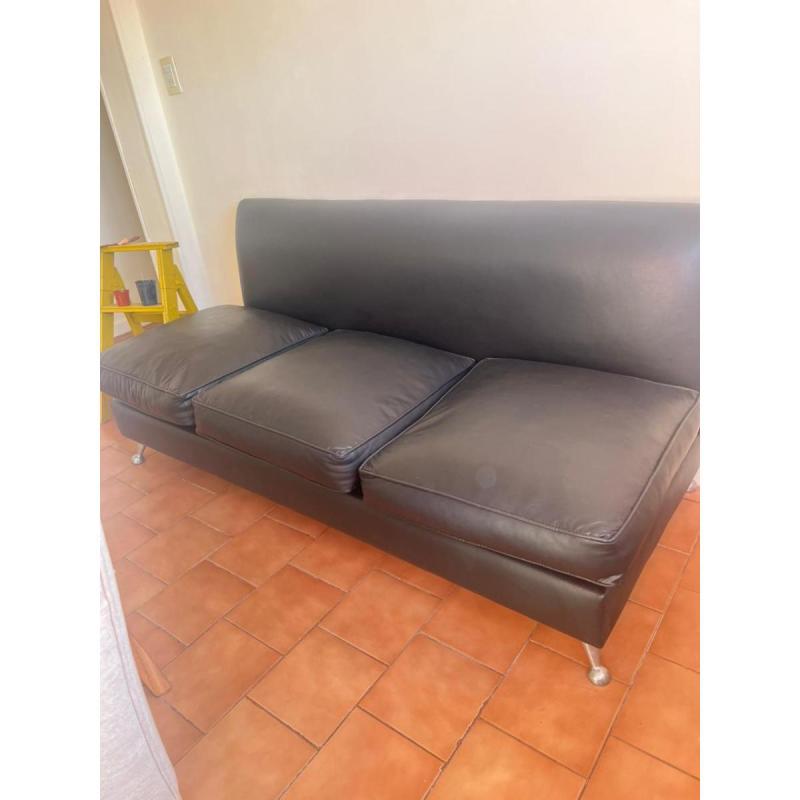 Sillon de cuerina negro