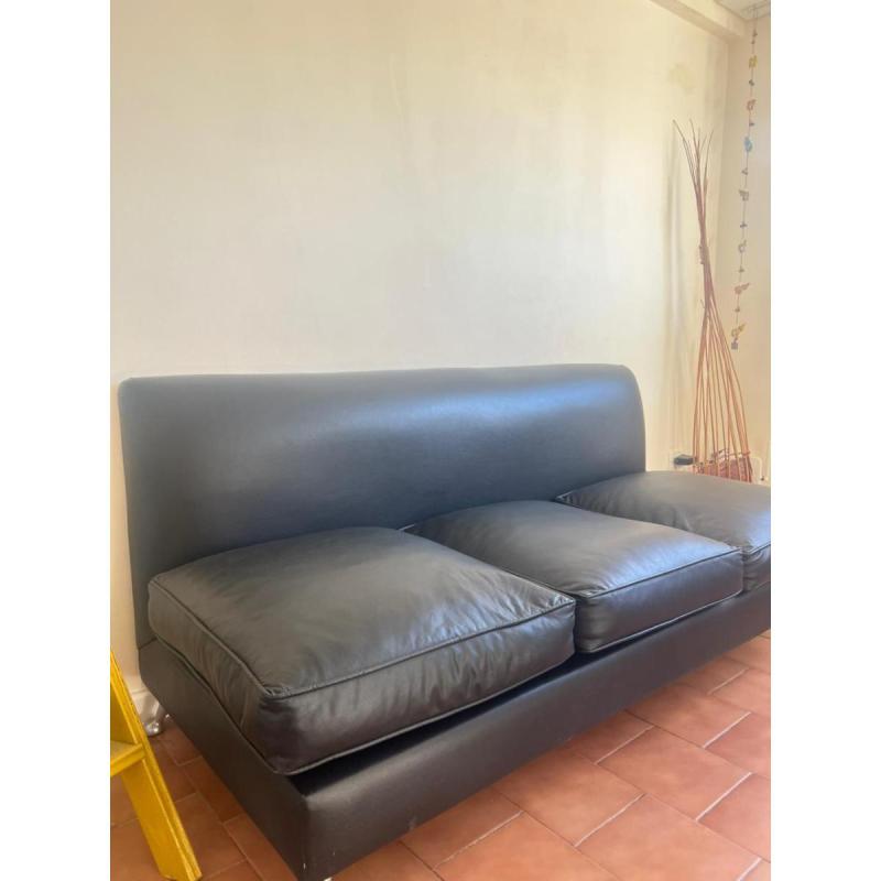 Sillon de cuerina negro - 2
