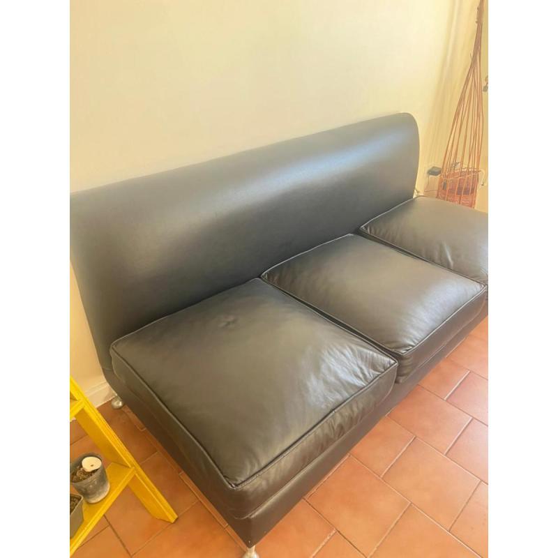 Sillon de cuerina negro - 3