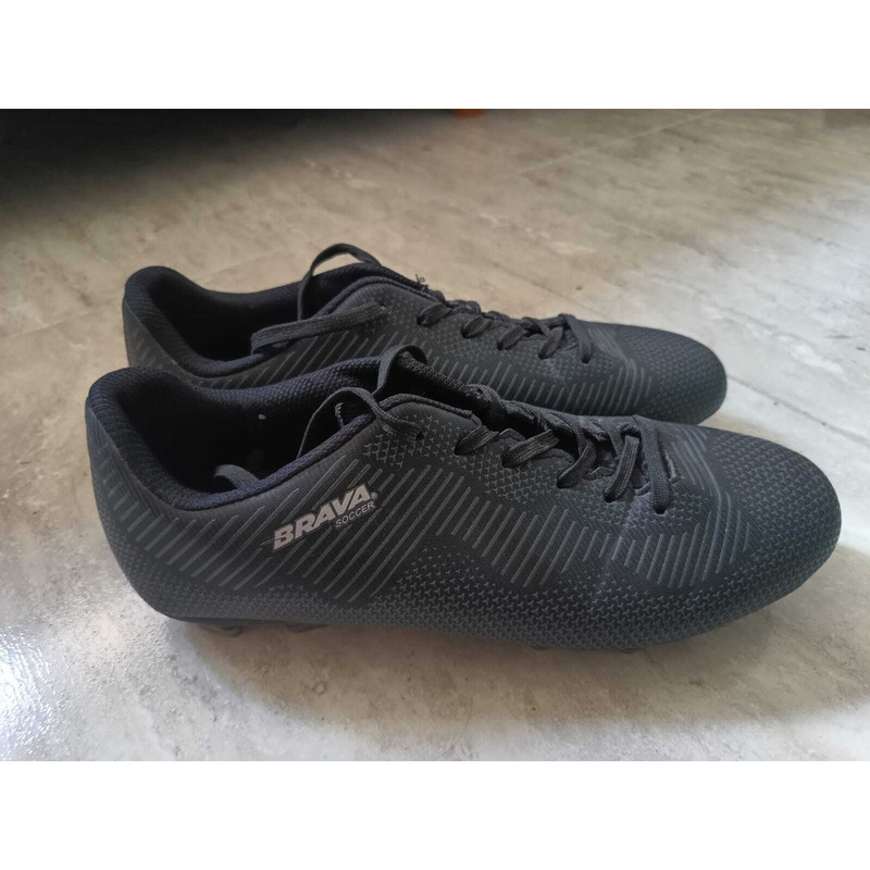 Botines Brava fútbol 11 talle 12 (E.E.U.U) 43,5 (ARG).