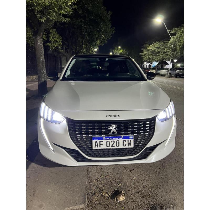 Peugeot 208 Feline 1.6 Tiptronic 2021 – ¡Listo para tu próxima aventura!