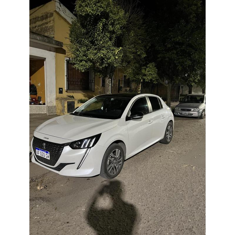 Peugeot 208 Feline 1.6 Tiptronic 2021 – ¡Listo para tu próxima aventura! - 3