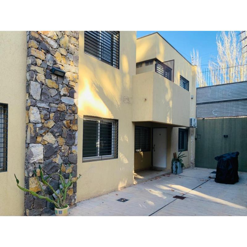 Carrodilla vende dúplex 2d 2b condominio Luján de Cuyo