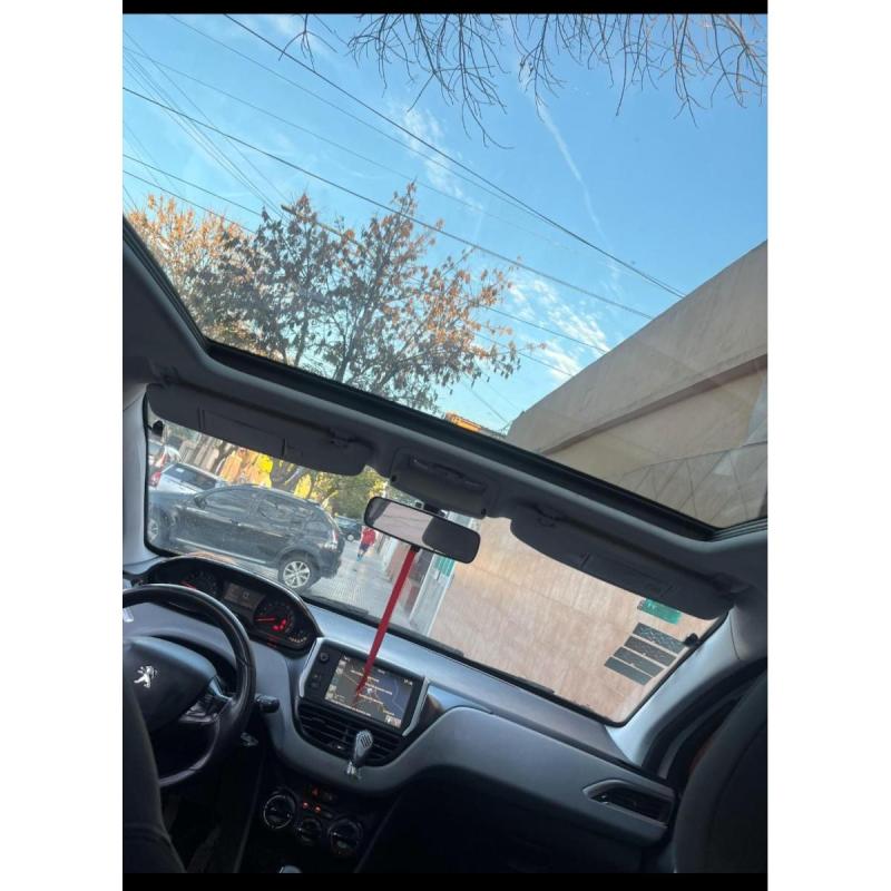 Peugeot 208 Allure 1.6 Touchscreen - 5