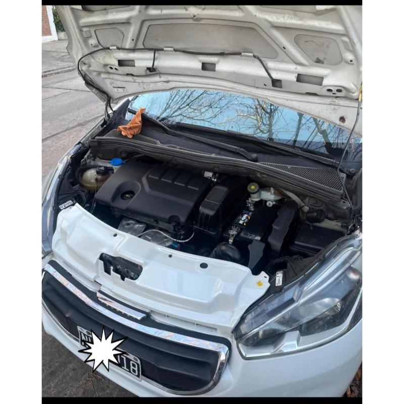 Peugeot 208 Allure 1.6 Touchscreen - 10