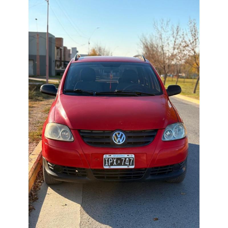 Volkswagen Suran Trendline  2010 1.6 Nafta