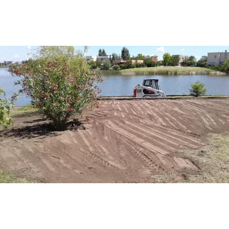 Nivelación de Terrenos Venta de tosca y tierra negra fina para jardineria