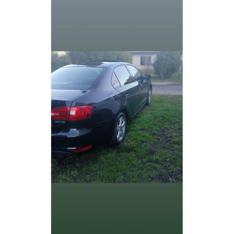 Vendo vento tdi 2012 140hp Con 190 mil km reales Caja de 6 manual 4 cubiertas nuevas - 4