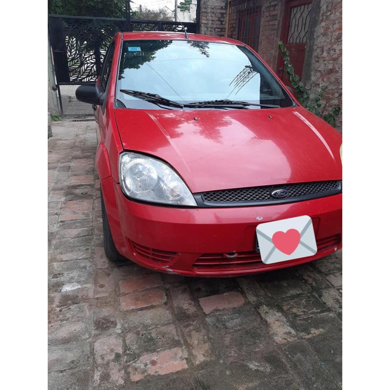 Hermoso Ford fiesta 2006