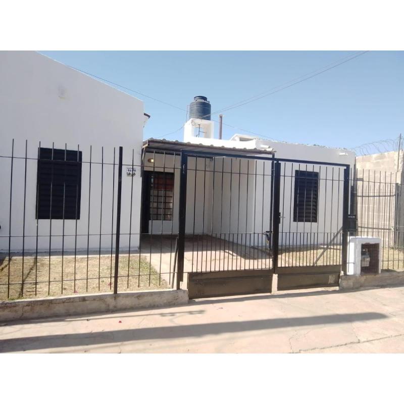 Casa en Barrio Centro America Anexo 2 dormitorios, Baño, Cocina, comedor, estar, Patio. Entrada para