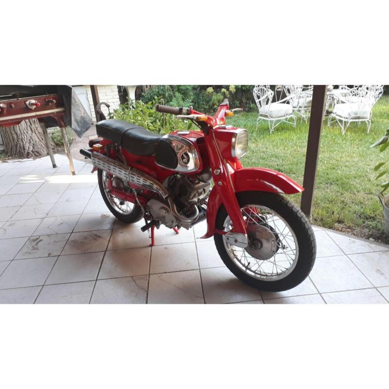 Honda Benly 125 CS92 Sport, titular al día.