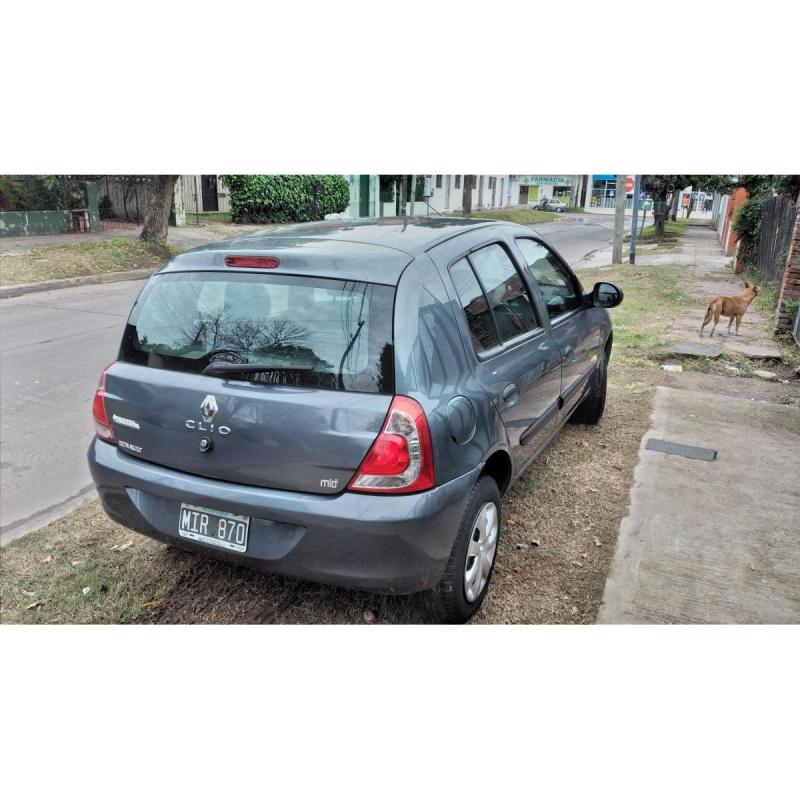 Clio Mio 2013 muy cuidado