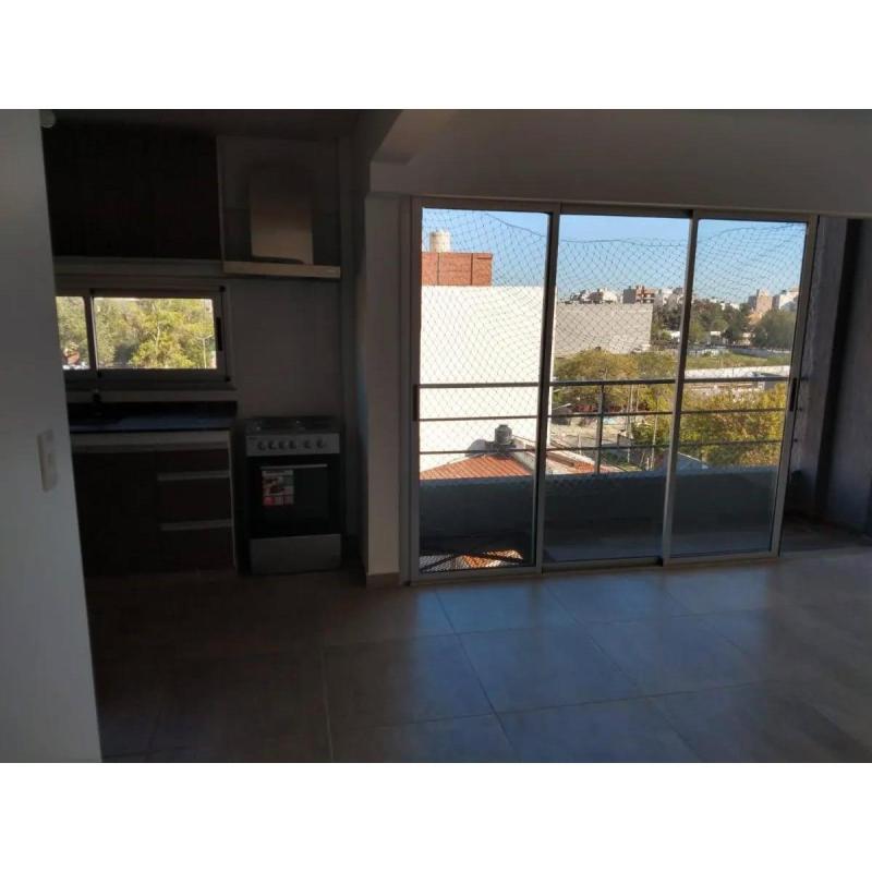 Alquiler de Departamento Mono - Ambiente 6to Piso en Morón Centro - 3