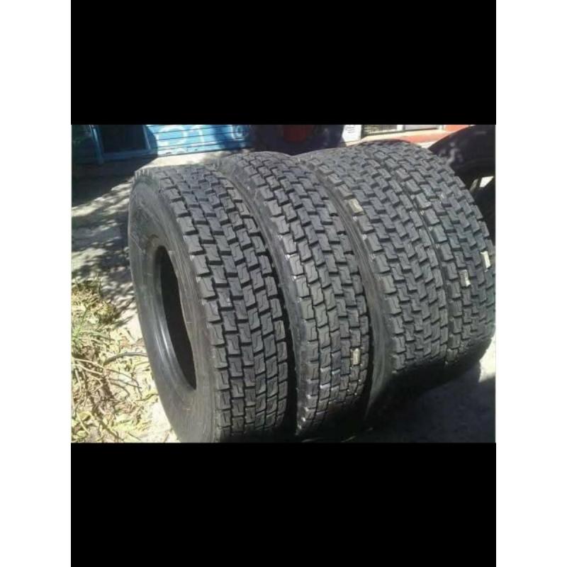 Cubiertas  camion   recapadas  sin  uso