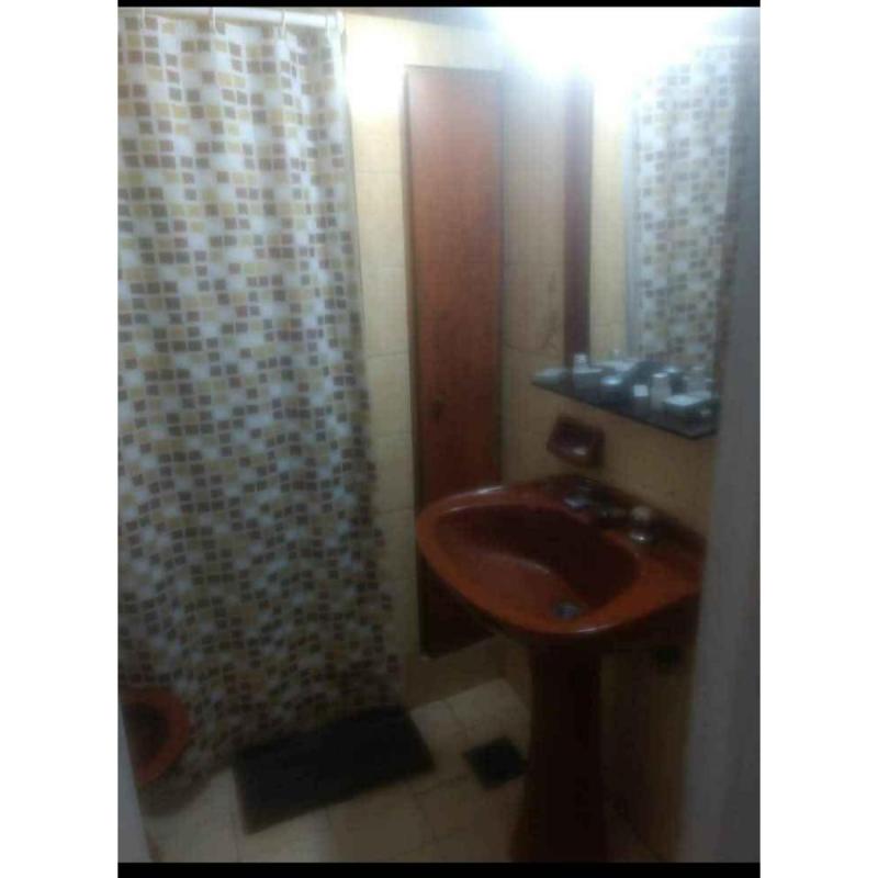 Venta ph 3 ambientes al frente en 2 plantas zona caseros - 9/10