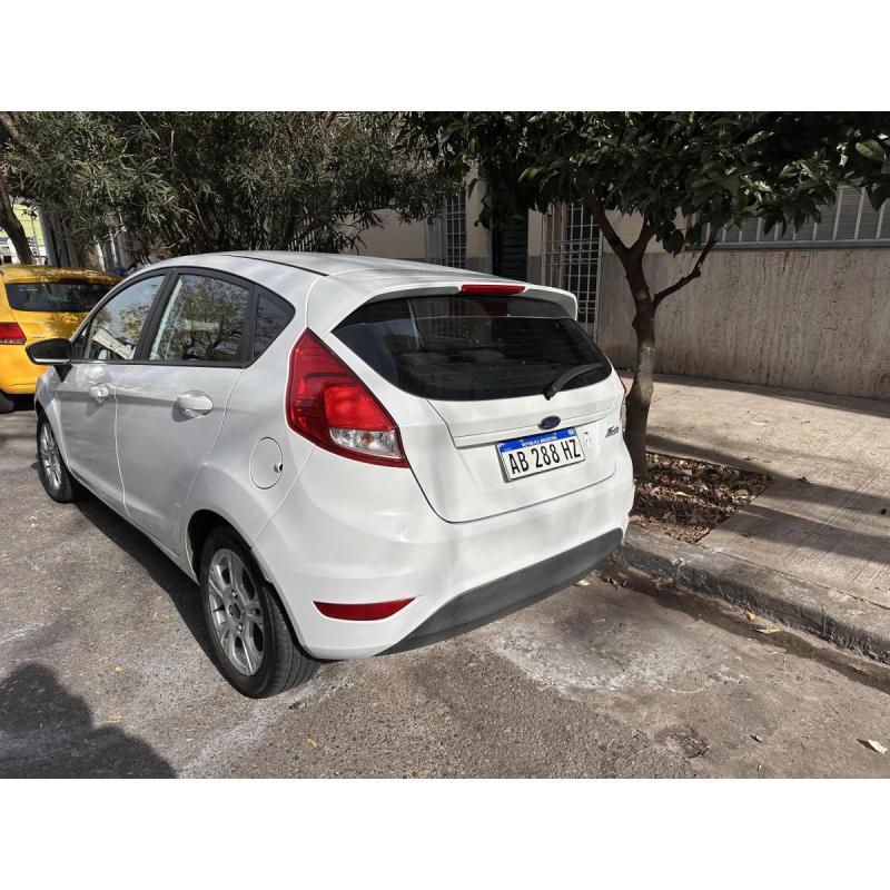 Ford Fiesta 1.6L S Plus Año 2017 - 3