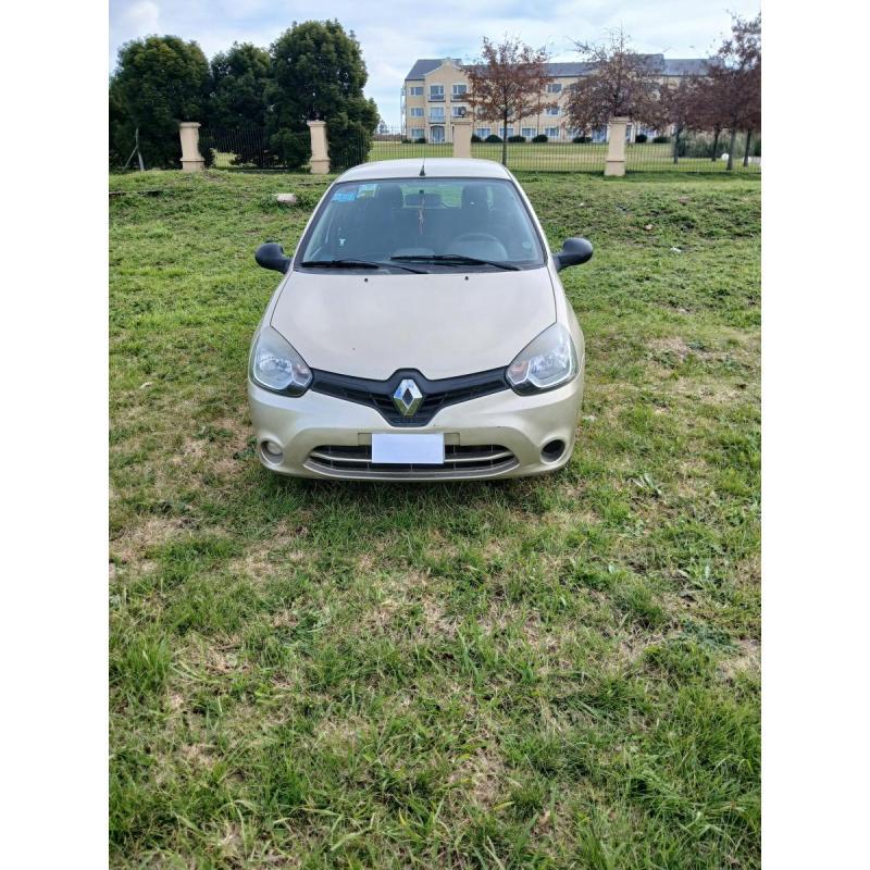 Renault Clio cinco puertas , unica mano 1.2 2015 - 2