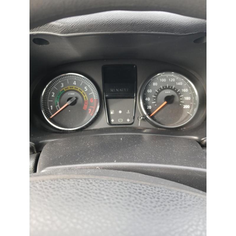 Renault Clio cinco puertas , unica mano 1.2 2015 - 5