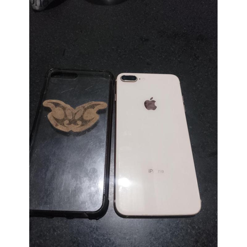 iPhone 8 plus de 64 GB está seminuevo