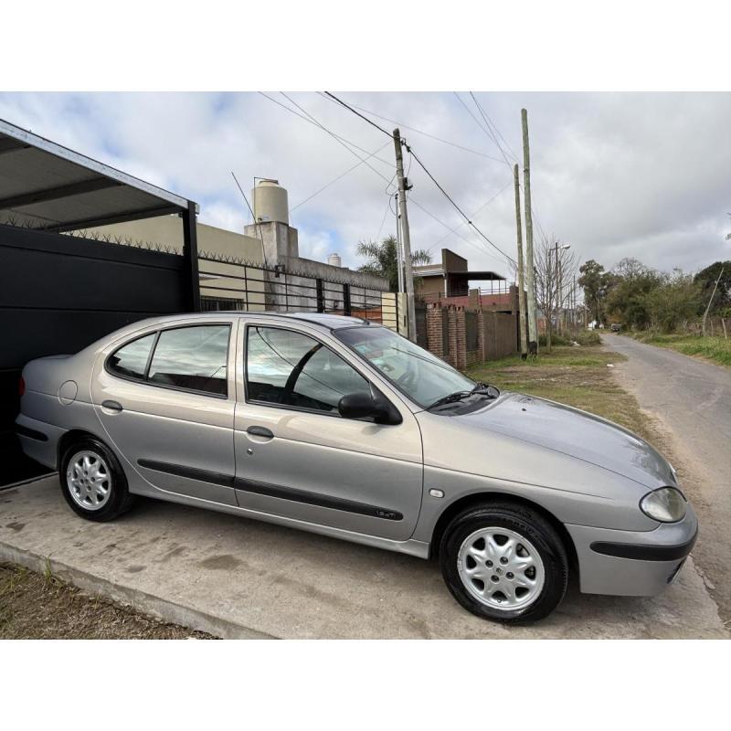 Vendo Renault Megane 1.9 - excelente estado