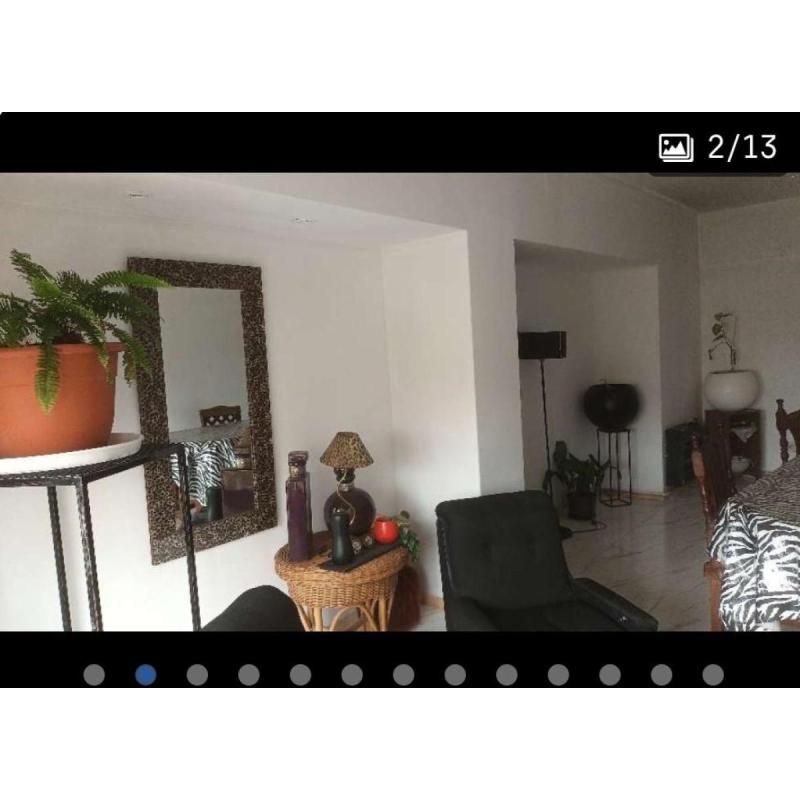 Departamento de 4 ambientes con cochera y dependencias - 3