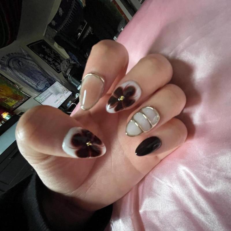 Uñas press on personalizadas 🌺🌸♥️ - 2