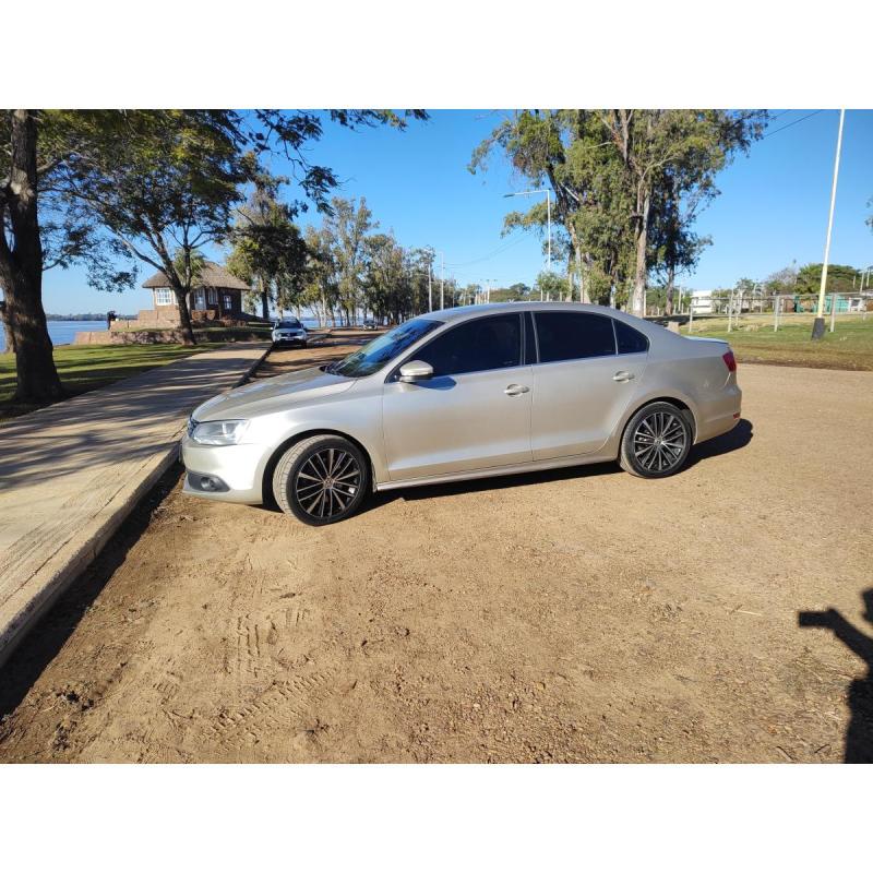 VW Vento 2.0 Tsi Sportline. Modelo 2013. Impecable!