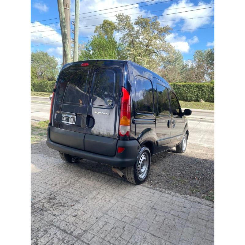 Kangoo modelo 2015 nafta GNC con 150000 - 6
