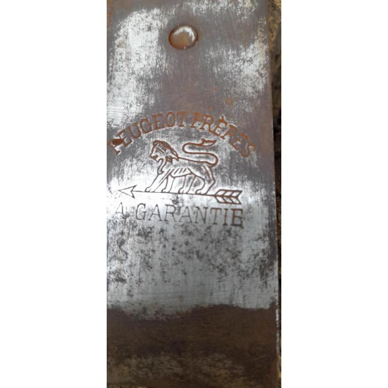 Vendo cepillo de carpintero antiguo marca Peugeot - 7