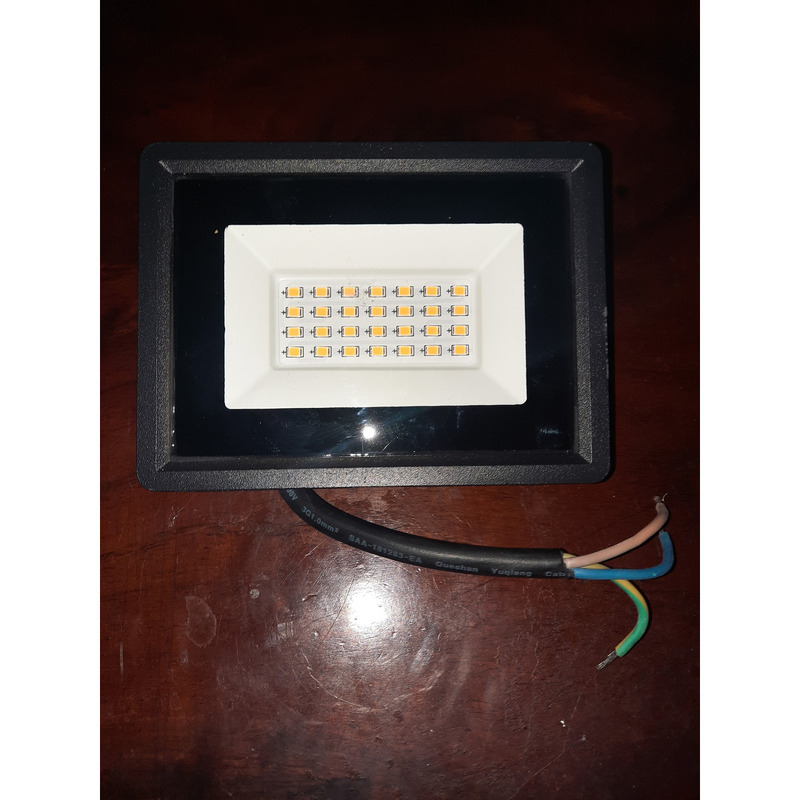 Reflector led de primera marca nuevo sin uso