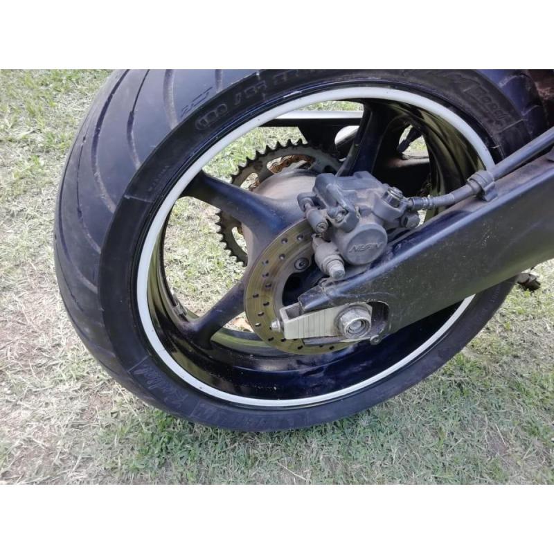 Yamaha R6