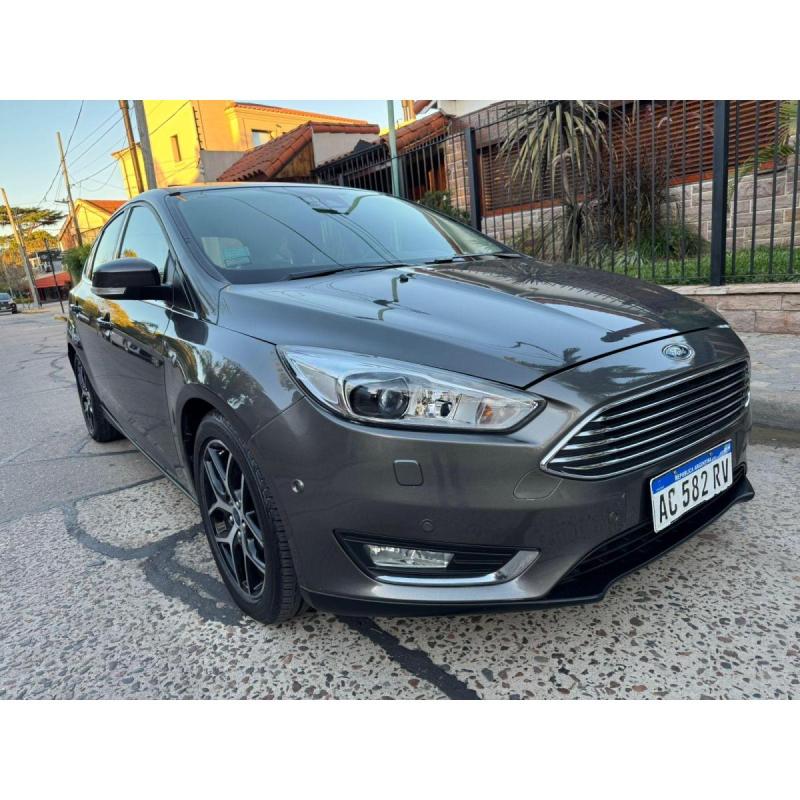 Vendo ford focus titanium at 2018 - 2