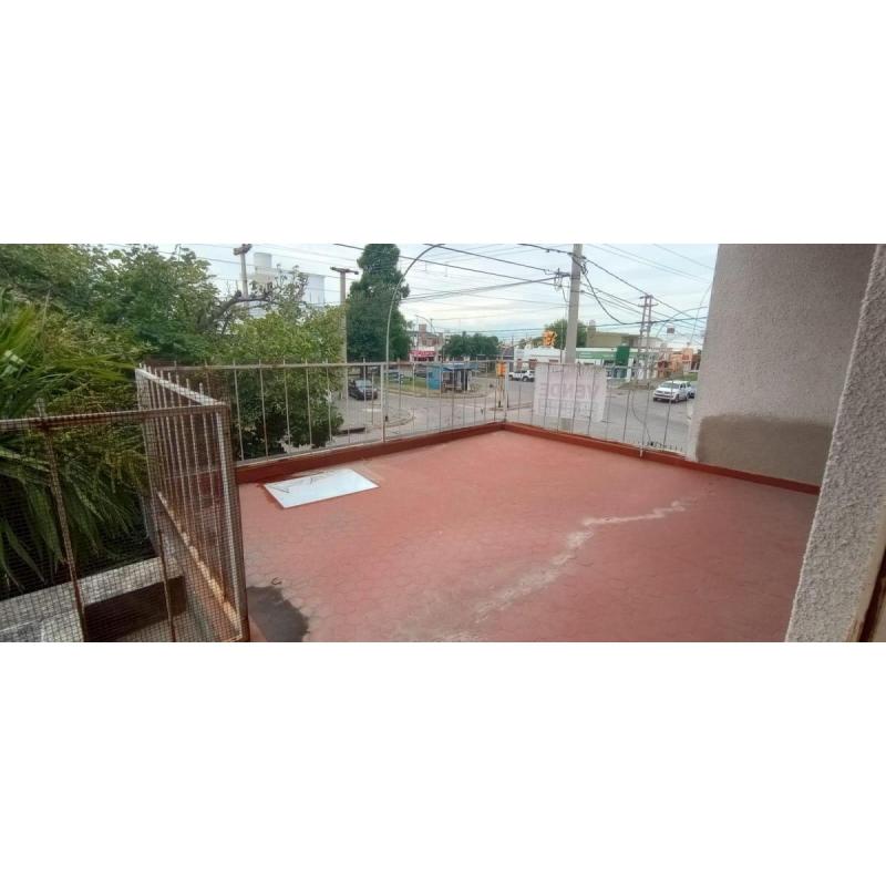 Vendo casa entre maipu y pte. peron - 2