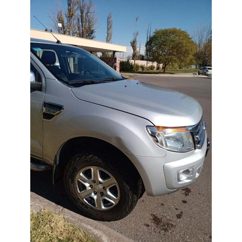 Ford Ranger 4x4 automática XLT 2015