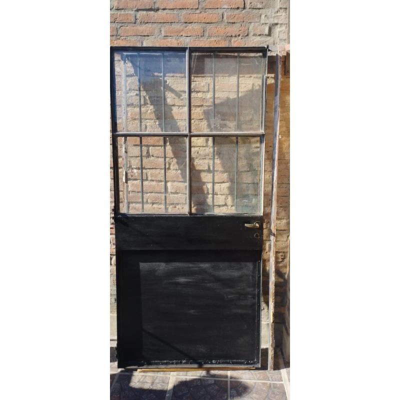 Puerta de chapa color negra 92 ancho x 2 alto