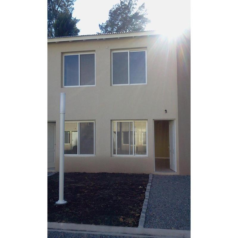 Alquiler duplex cercano a jumbo pilar - 2