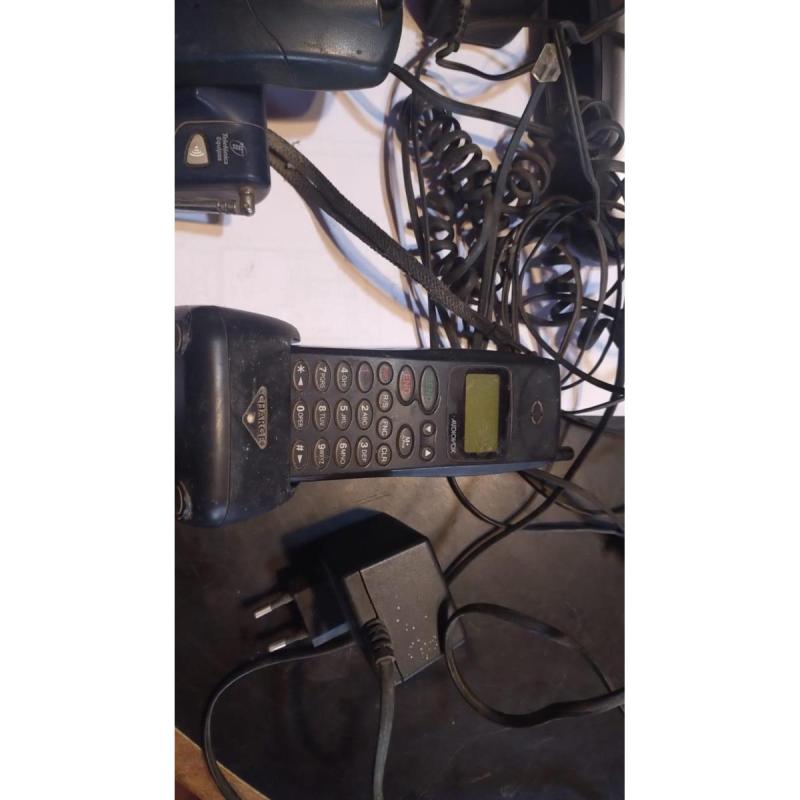 KIT de 10 Teléfonos fijos mas un celular antiguo - 3