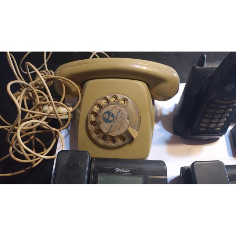 KIT de 10 Teléfonos fijos mas un celular antiguo - 9