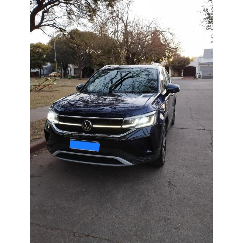 Taos HIGLINE año 2022, con 71.300 km tope de gama