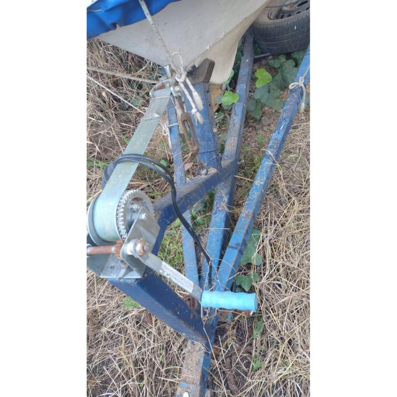 Lancha 14 pies c/evinrude 33 hp comando trailer funda