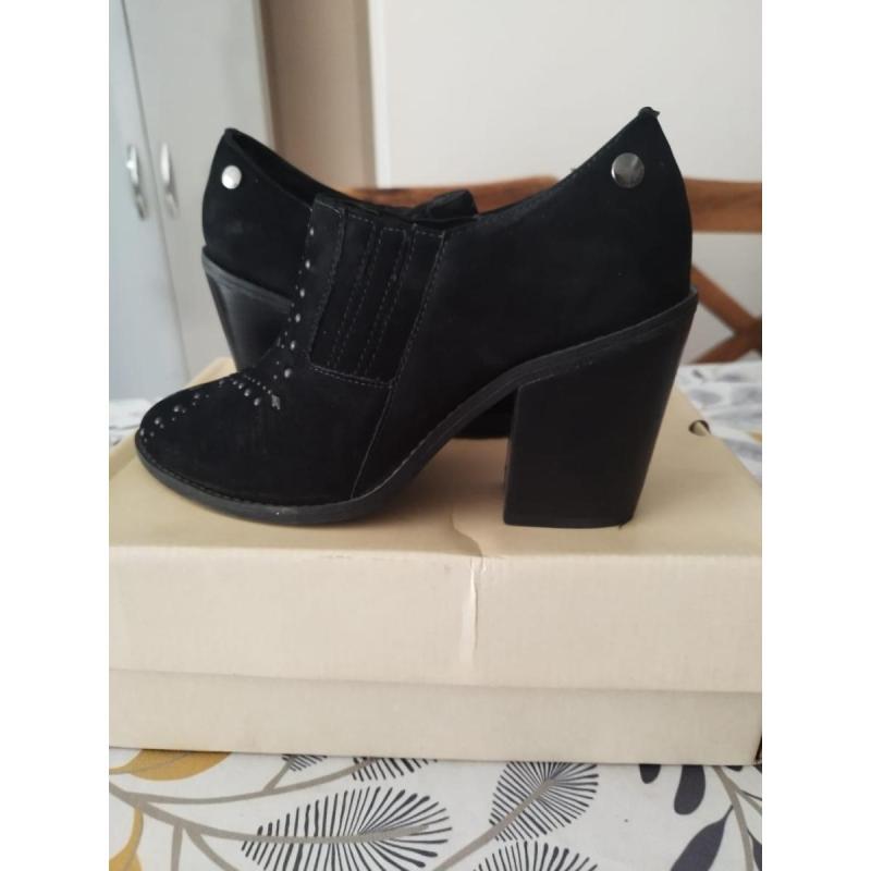 Botinetas Hush Puppies cuero vacuno