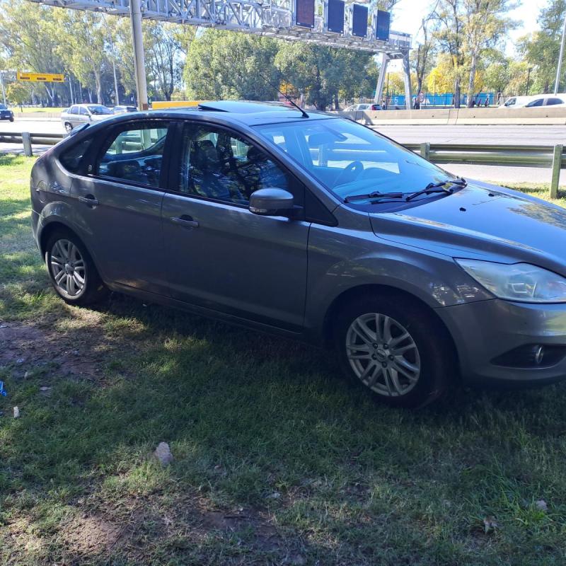 ford focus 2 ghia 5 puertas nafta manual - 2