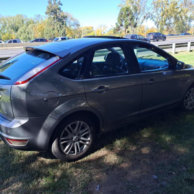 ford focus 2 ghia 5 puertas nafta manual - 3