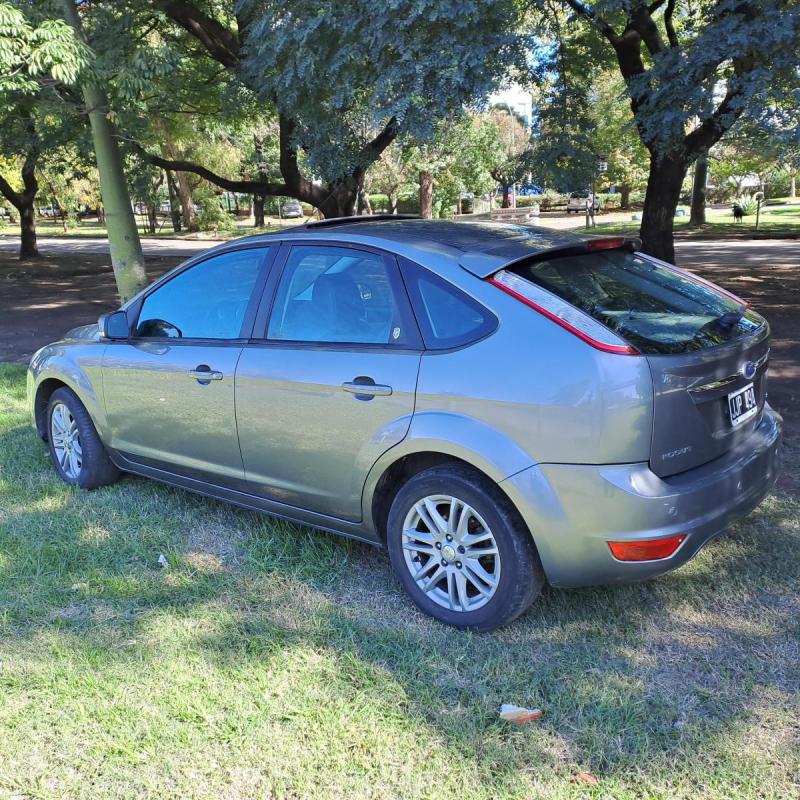 ford focus 2 ghia 5 puertas nafta manual - 4