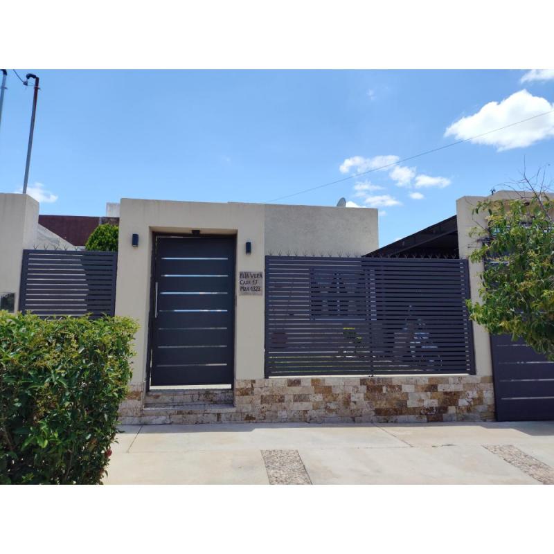 Vendo o alquilo casa en la Rioja capital.