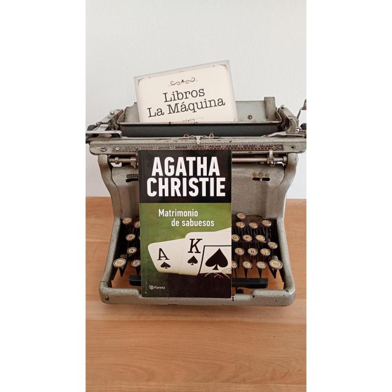 Libro Matrimonio de sabuesos. Agatha Christie