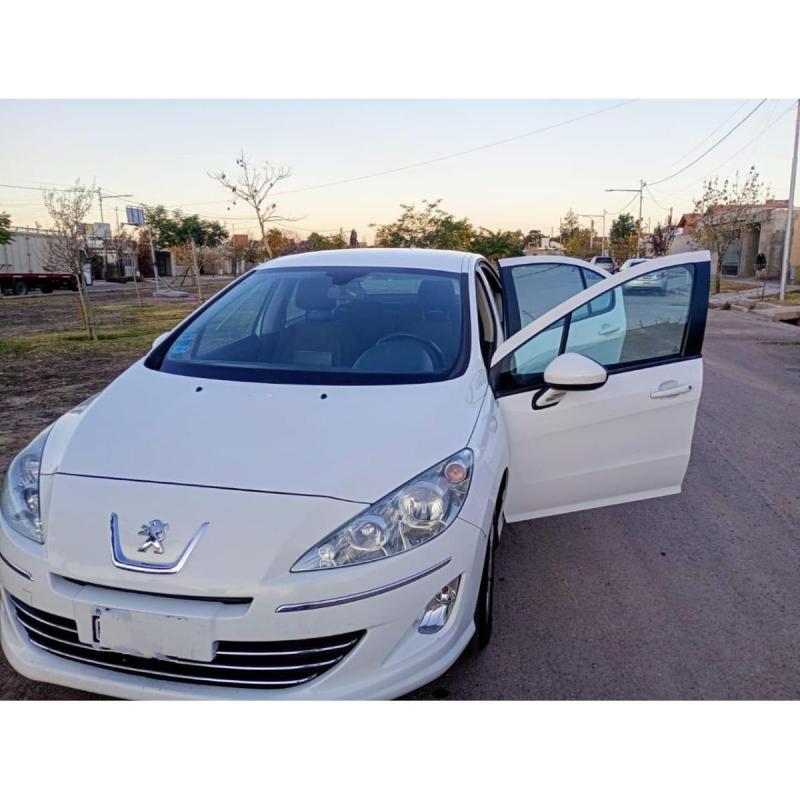 Peugeot 408 2.0 Allure+Nav