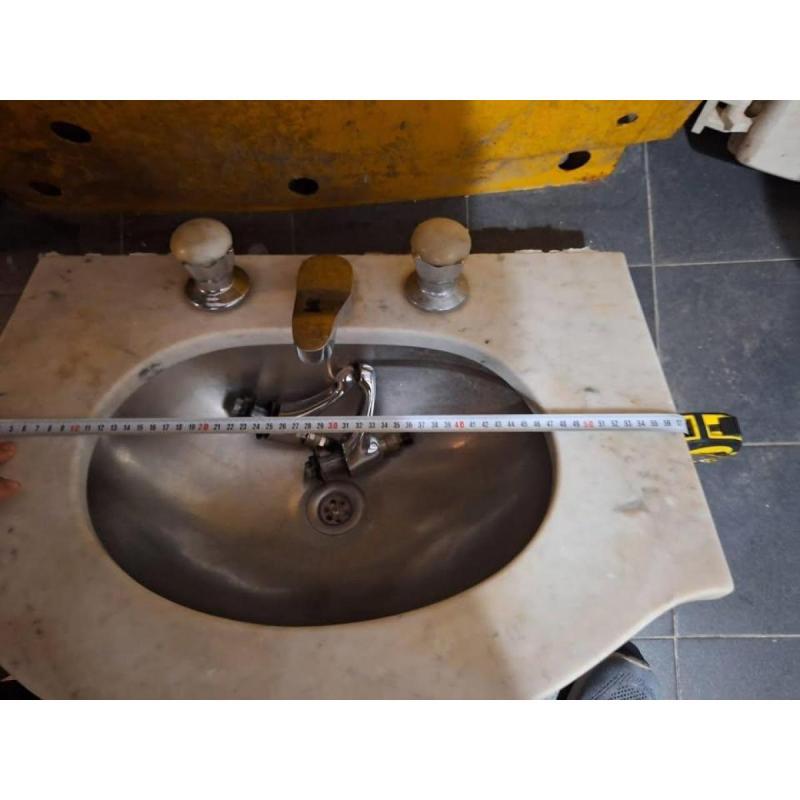 Bacha de marmol con griferia